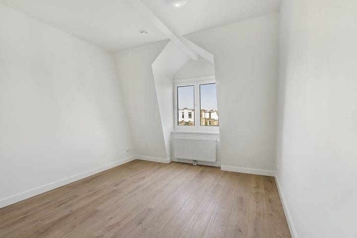 Photo 16 of Van Speijkstraat 179-4