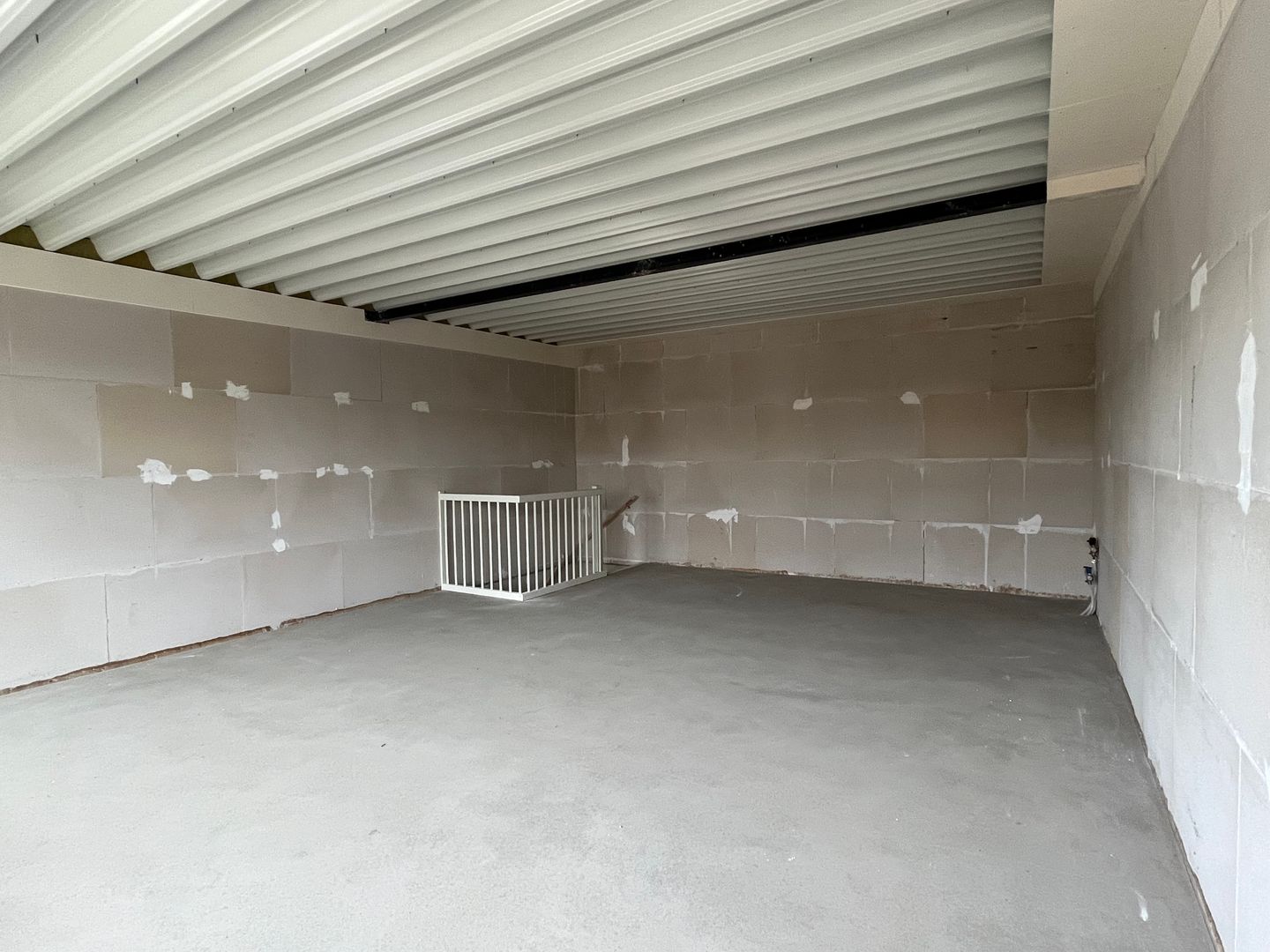 View photo 4 of Overvliet 155