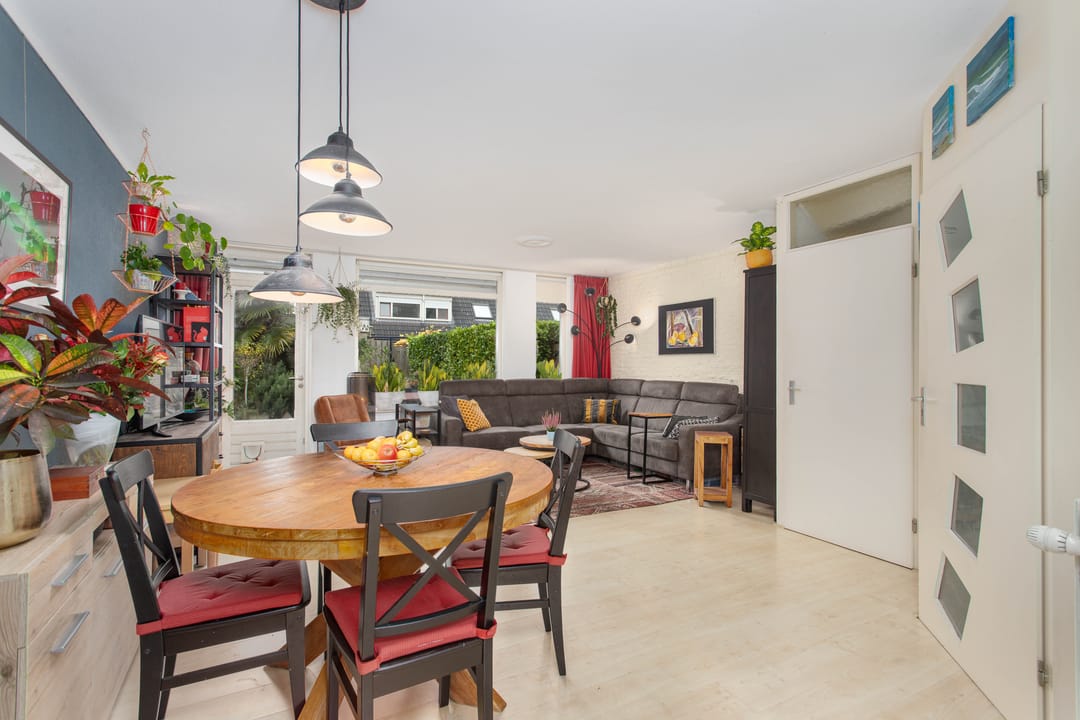 Foto 2 van Bertha von Suttnerlaan 4