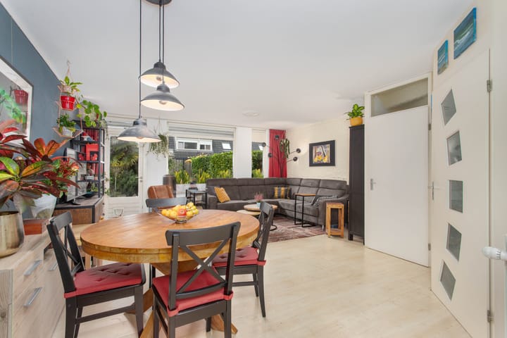 Foto 2 van Bertha von Suttnerlaan 4