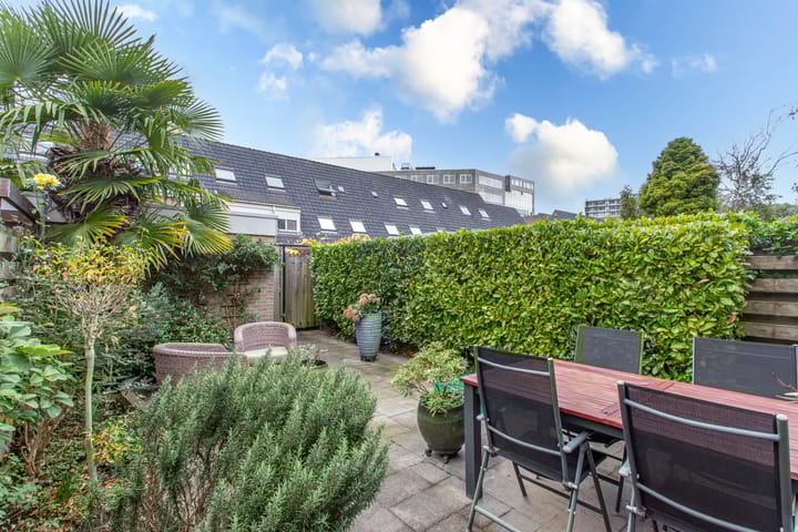 Foto 21 van Bertha von Suttnerlaan 4