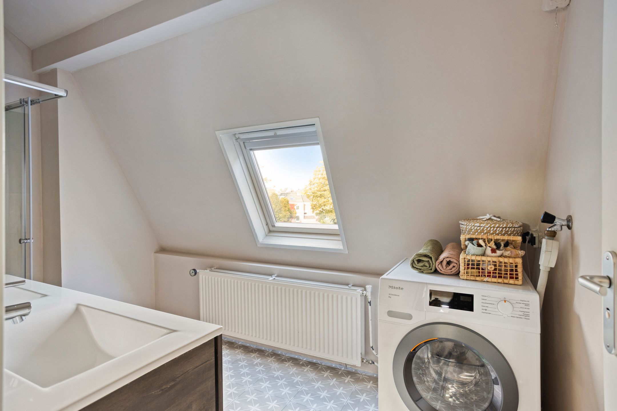 Photo 15 of Berewoutstraat 3