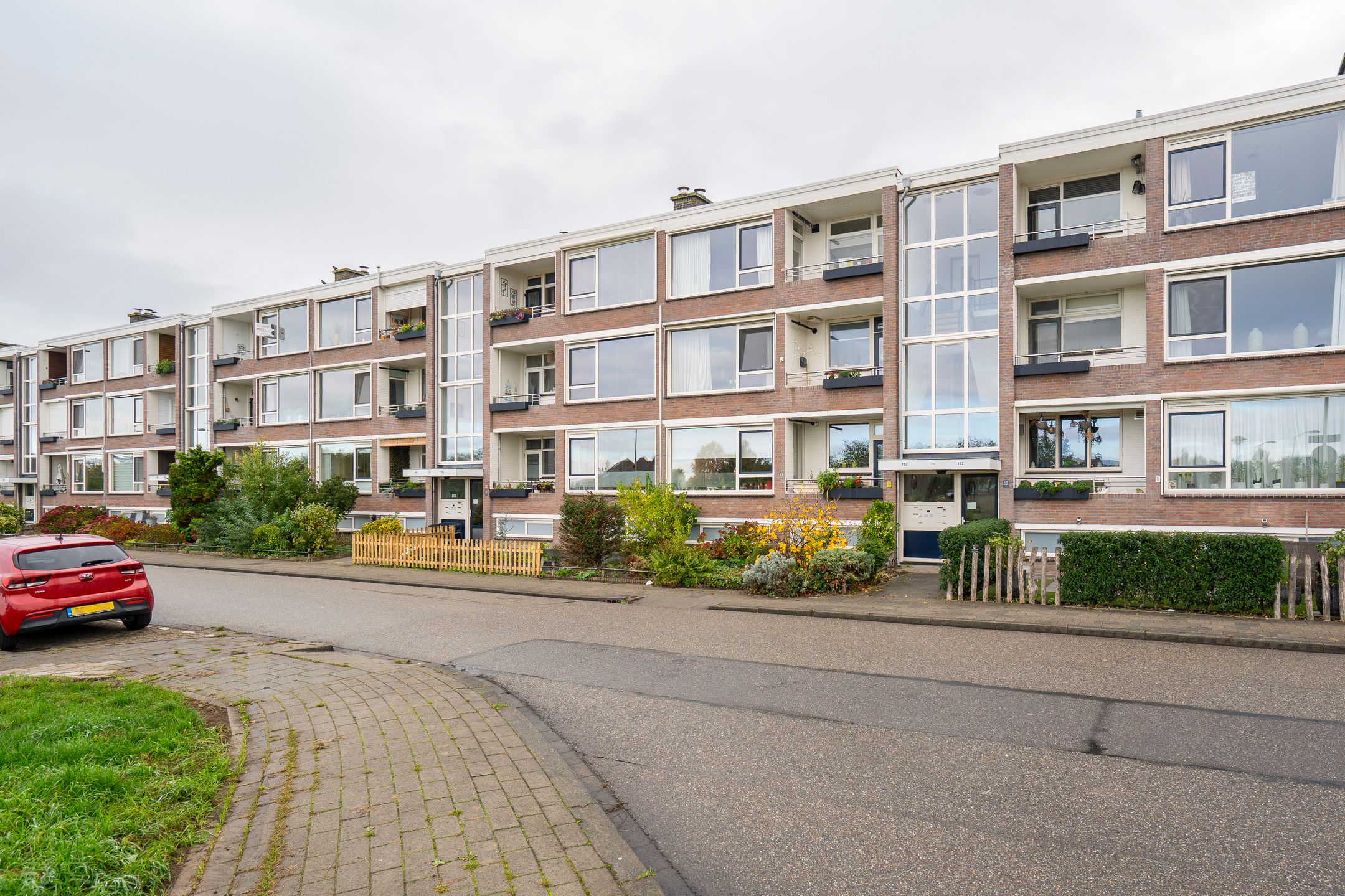 Photo 33 of Jan van Riebeeckstraat 156