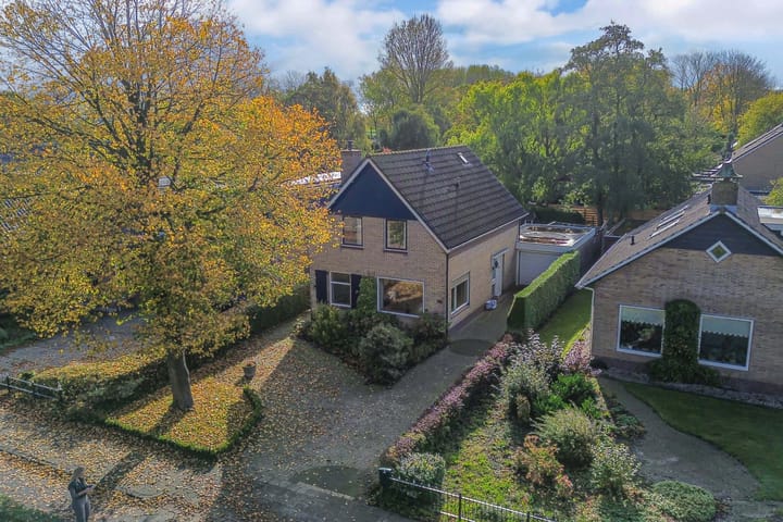 Photo 2 of van Harenstraat 132