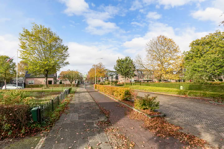 Photo 9 of van Harenstraat 132