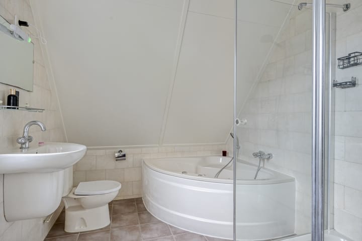 Photo 23 of Arndt van Buerenstraat 2-A