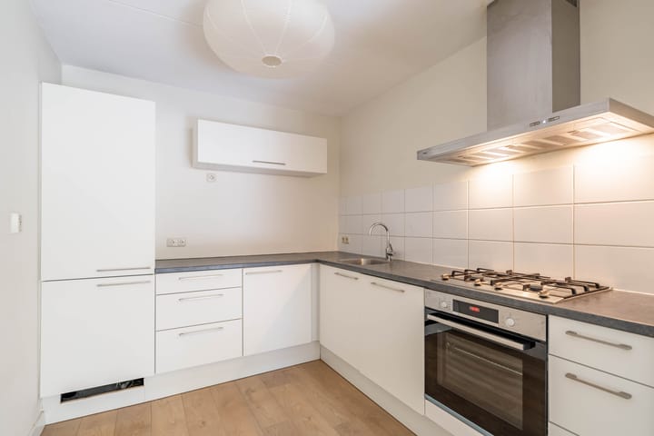 Photo 8 of Huzarenstraat 31