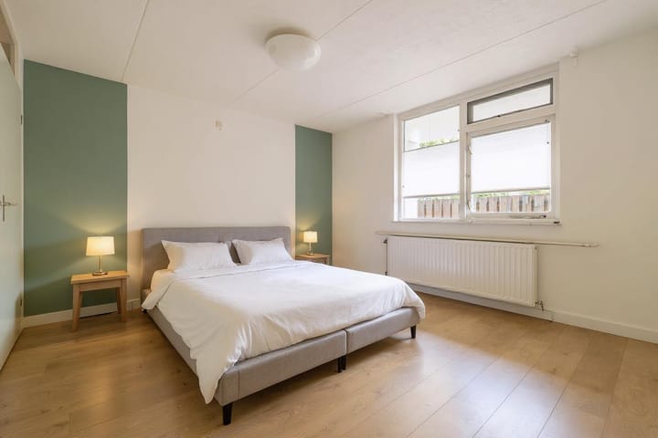 Photo 10 of Huzarenstraat 31