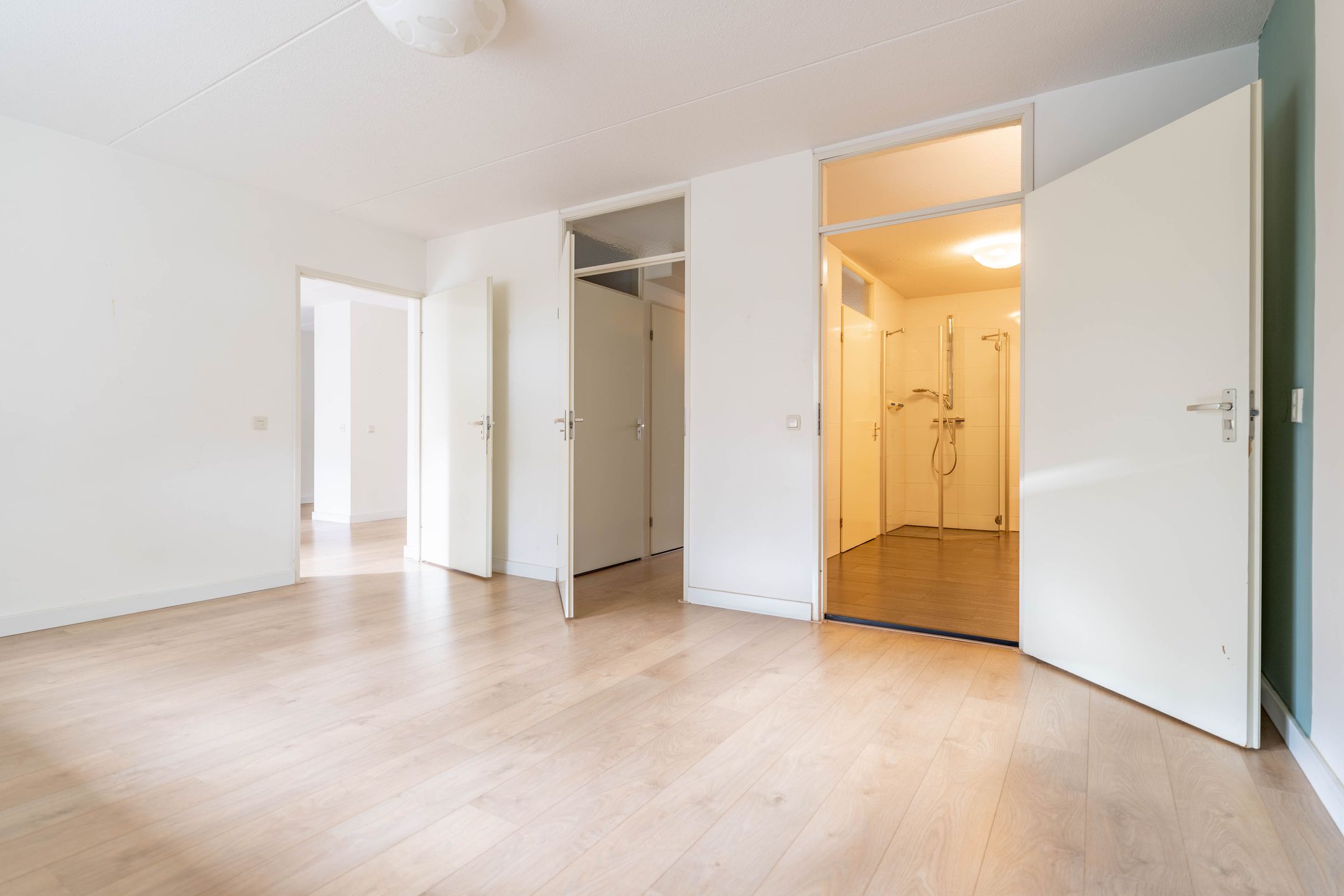 Photo 12 of Huzarenstraat 31