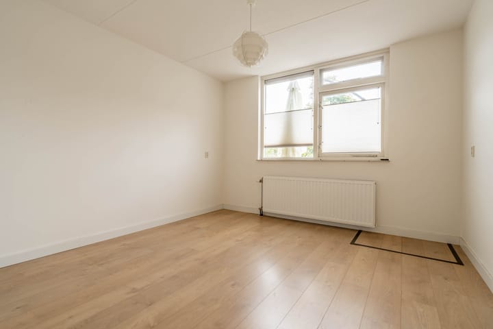 Photo 19 of Huzarenstraat 31