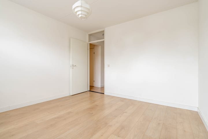 Photo 24 of Huzarenstraat 31