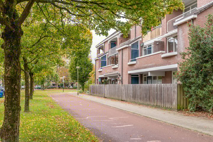 Photo 34 of Huzarenstraat 31