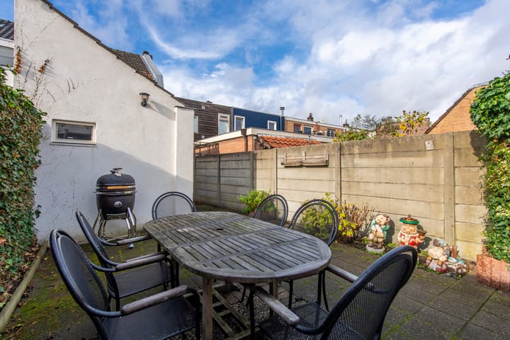 Photo 27 of Van Sonstraat 18