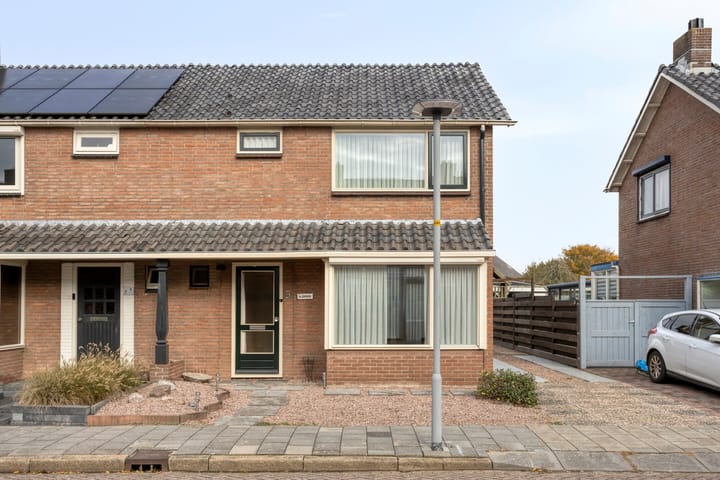 Foto 2 van Fintstraat 5