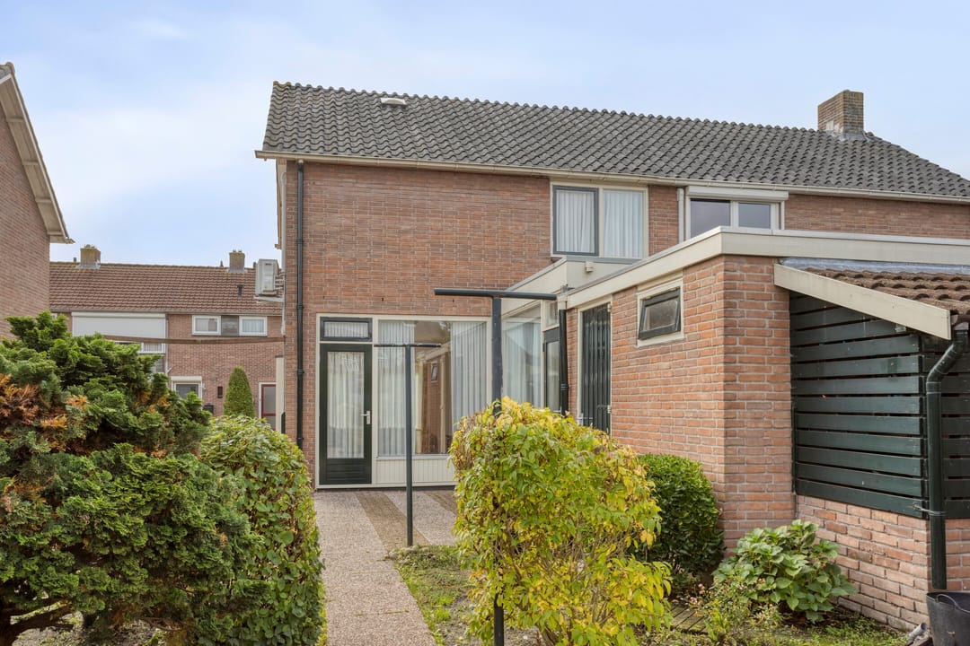 Foto 8 van Fintstraat 5