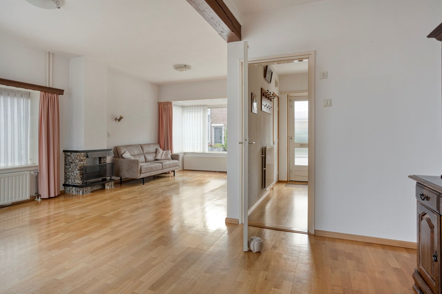 Foto 10 van Fintstraat 5