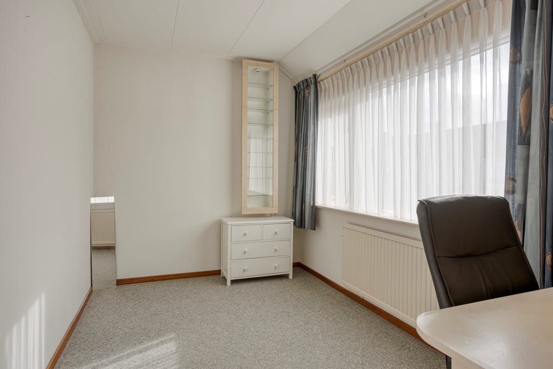 Foto 22 van Fintstraat 5