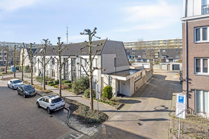 Photo 6 of Julianastraat 13