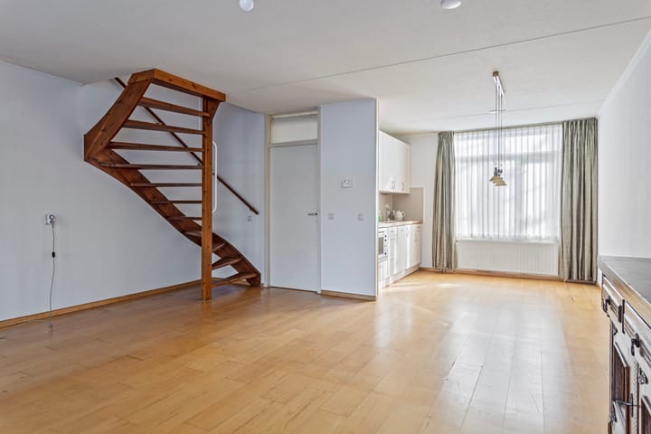 Photo 9 of Julianastraat 13