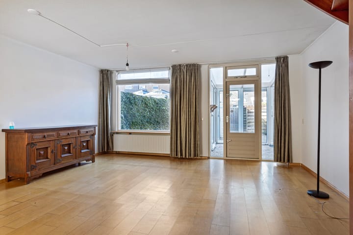 Photo 12 of Julianastraat 13