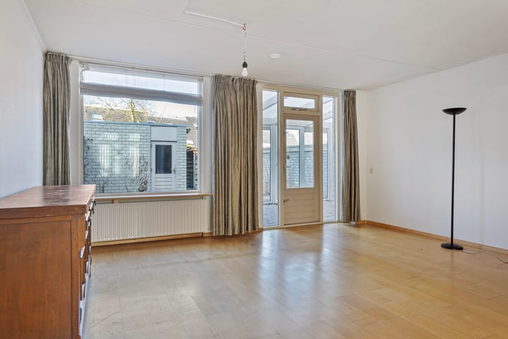 Photo 13 of Julianastraat 13