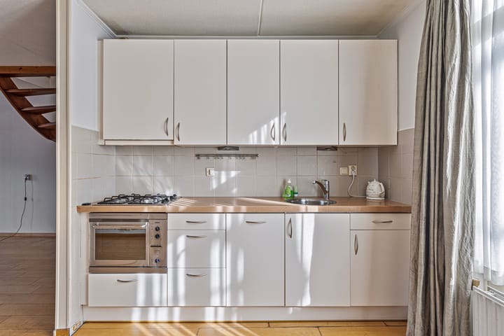 Photo 15 of Julianastraat 13