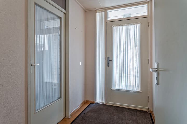 Photo 16 of Julianastraat 13