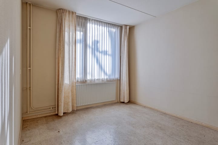 Photo 22 of Julianastraat 13