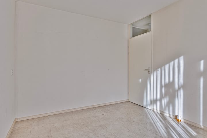 Photo 23 of Julianastraat 13