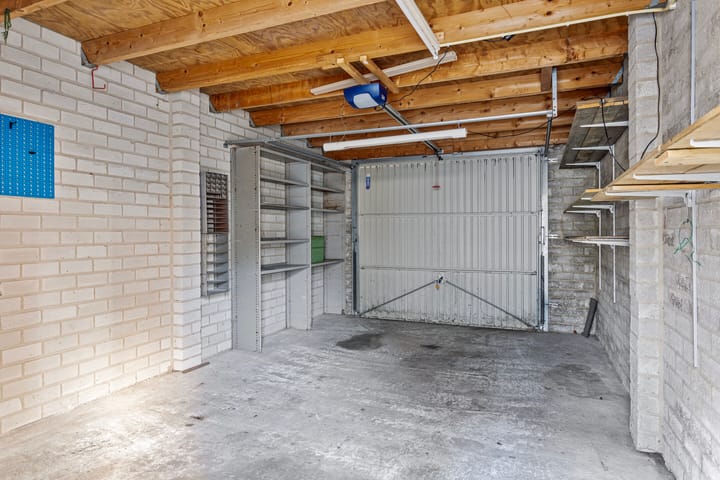 Photo 32 of Julianastraat 13