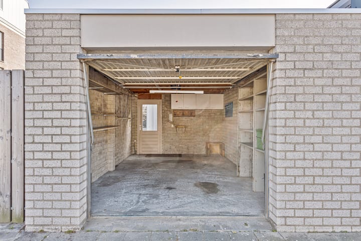 Photo 33 of Julianastraat 13