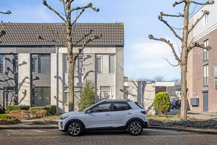 Photo 41 of Julianastraat 13