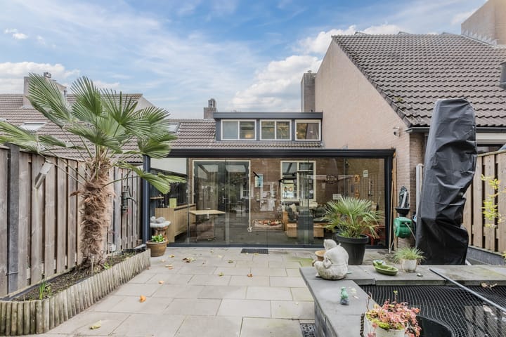 Foto 24 van Mascagnihof 629