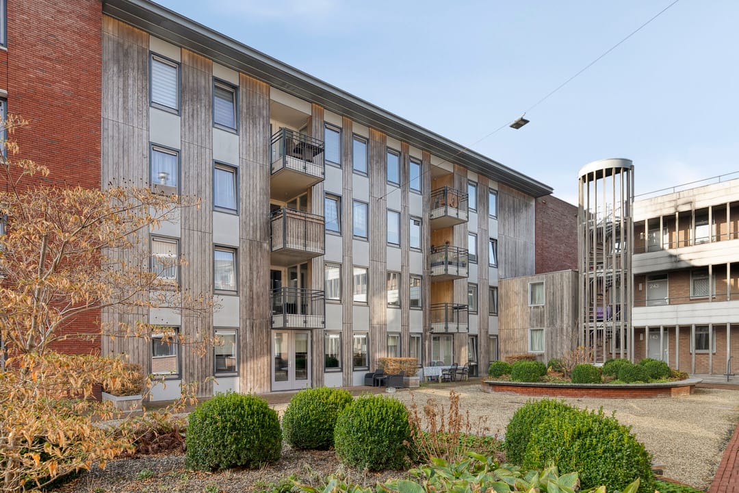 Photo 1 of Noord Koninginnewal 38-A