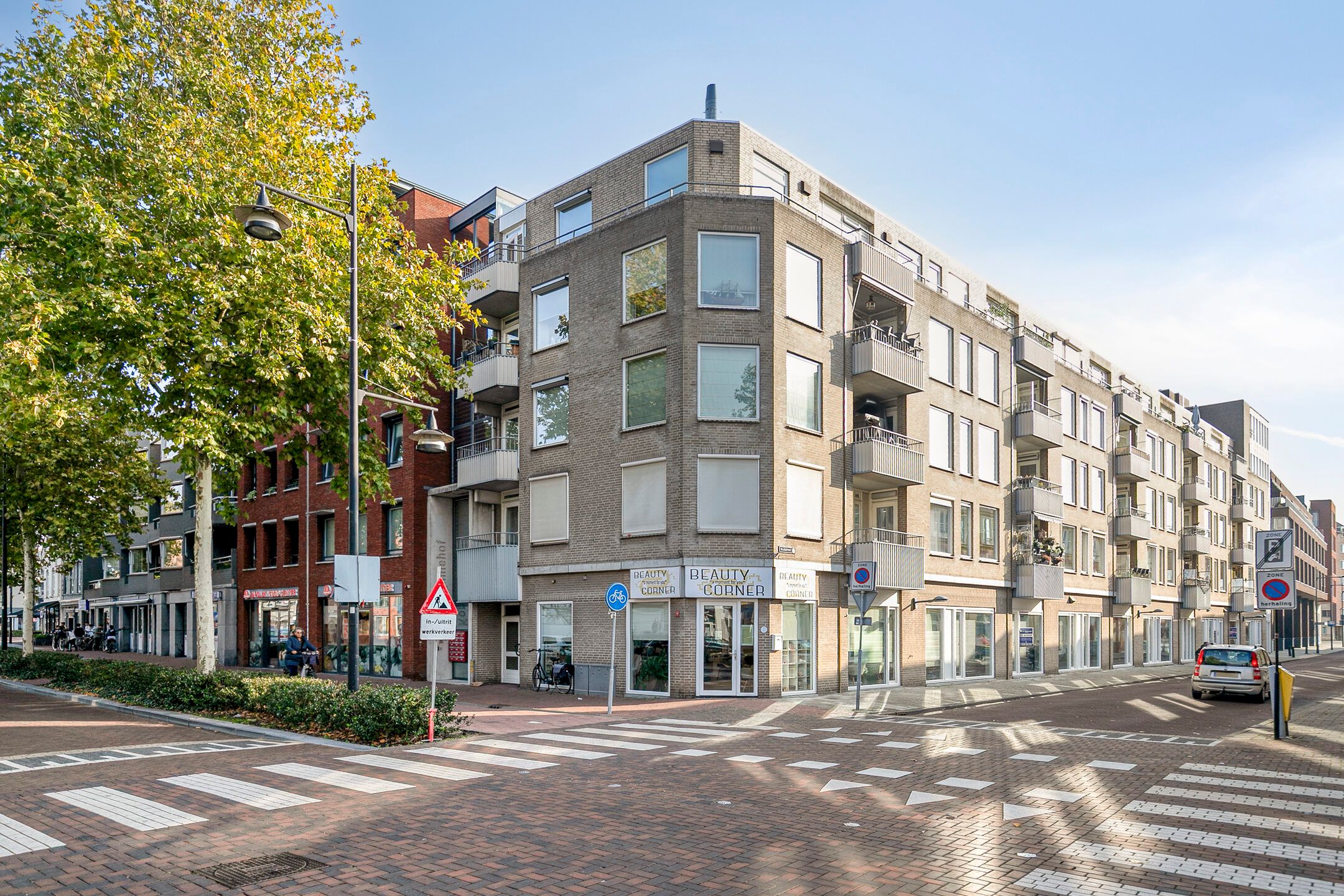 Photo 3 of Noord Koninginnewal 38-A