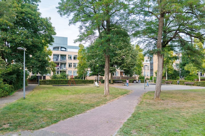 Photo 32 of Zadelmakerstraat 33