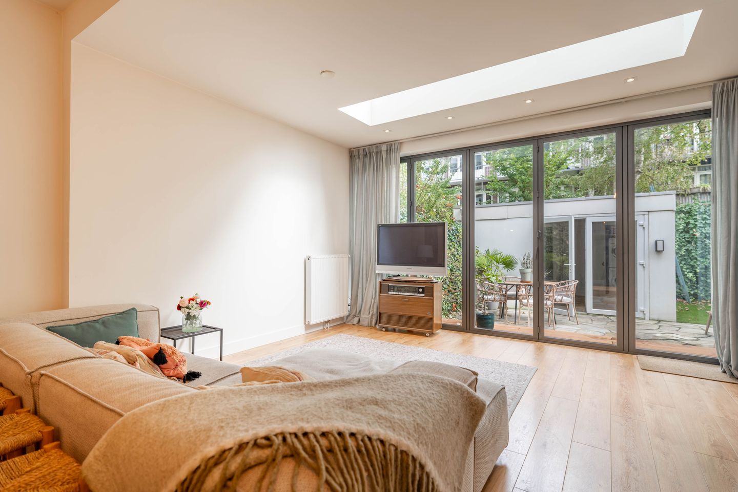 Foto 19 van Paramaribostraat 142