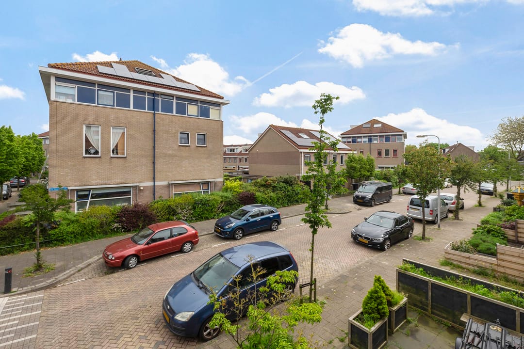 Foto 37 van A.J. van Reststraat 18