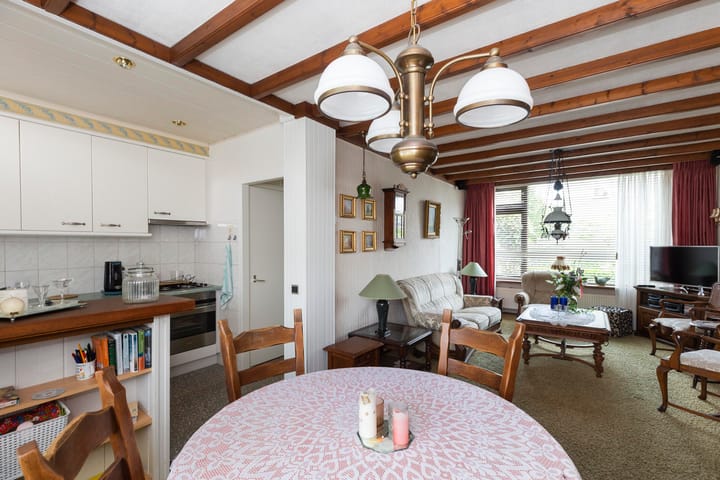 Foto 2 van A.J. van Reststraat 18