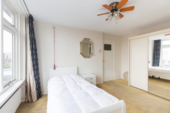 Foto 18 van A.J. van Reststraat 18