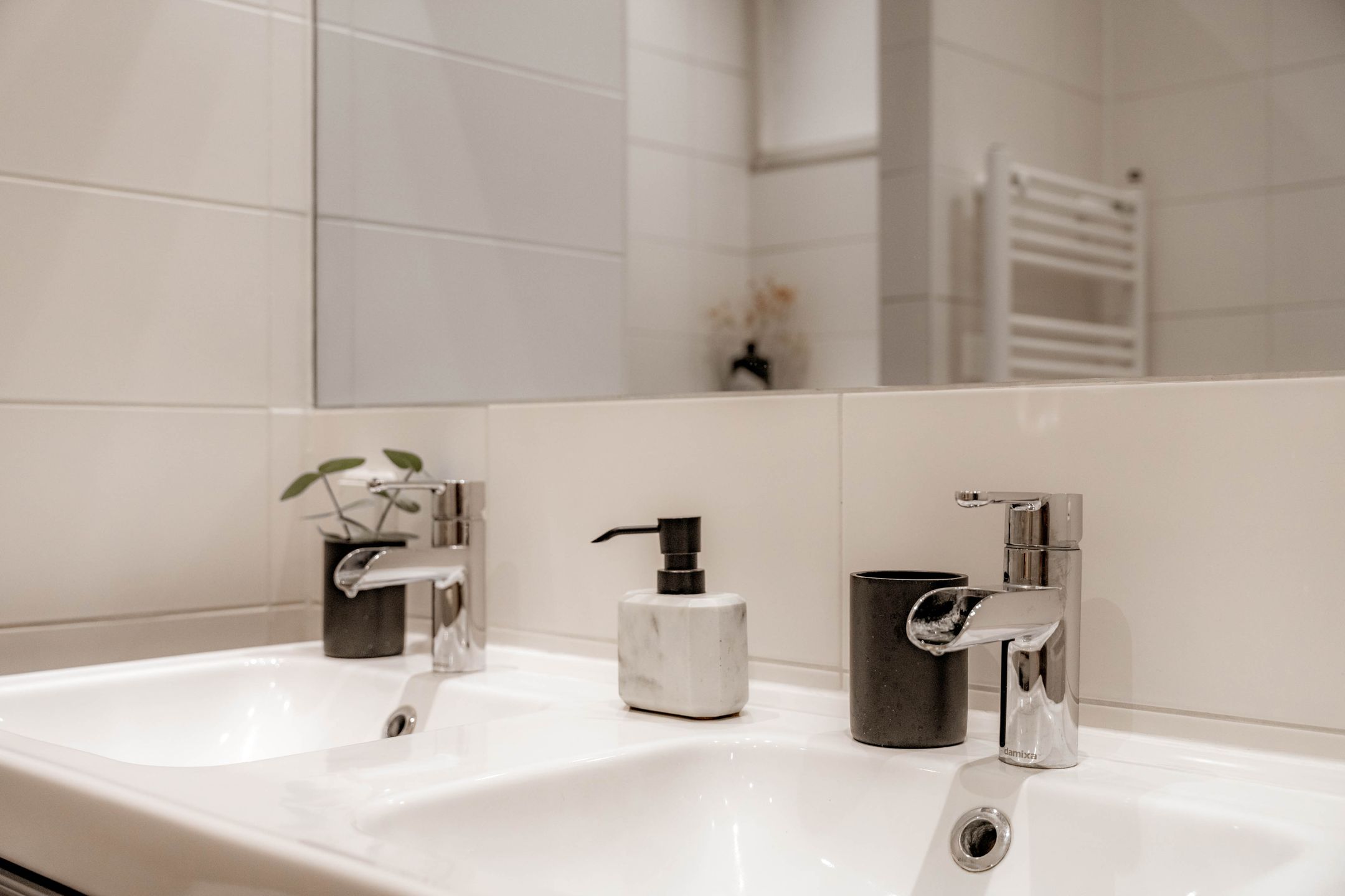 Foto 39 van Paramaribostraat 142