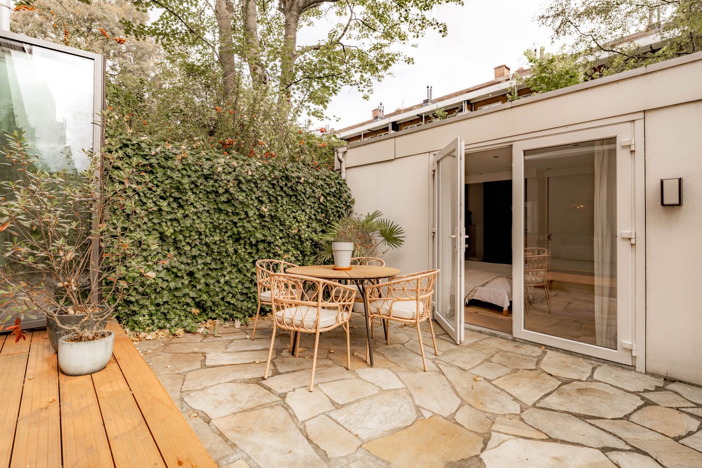 Foto 44 van Paramaribostraat 142