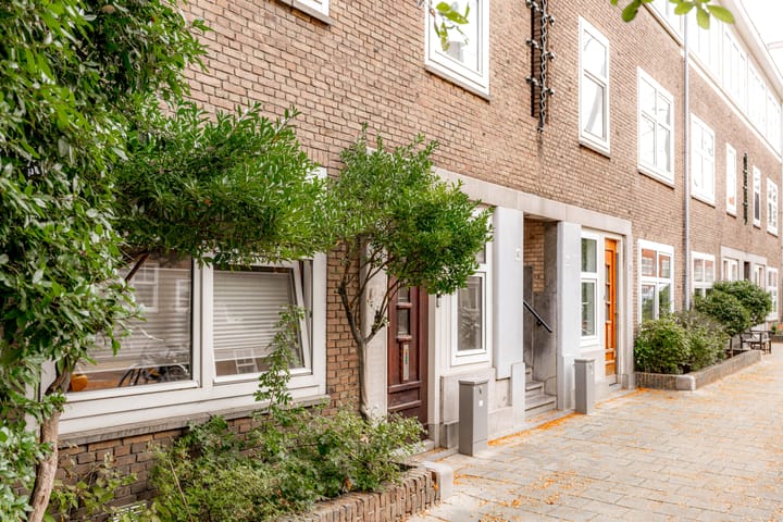 Foto 51 van Paramaribostraat 142