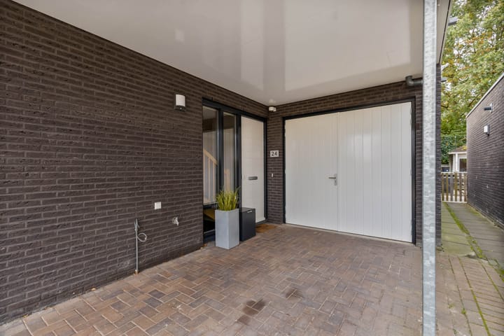 Foto 2 van Sergeant 24