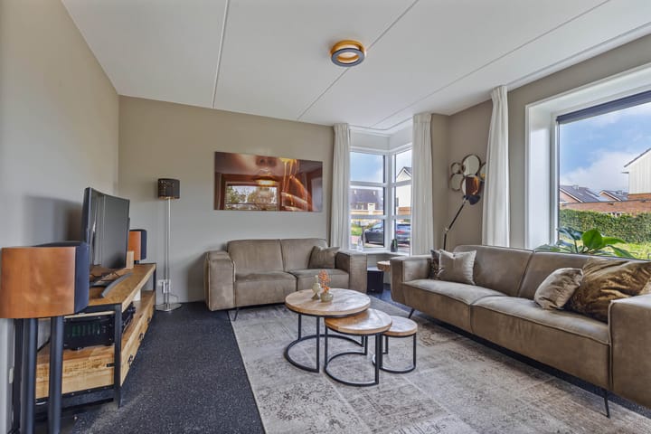 Foto 9 van Sergeant 24