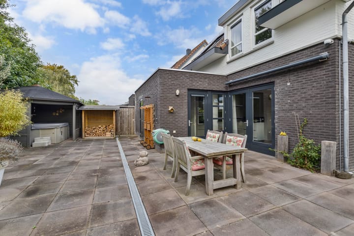 Foto 40 van Sergeant 24