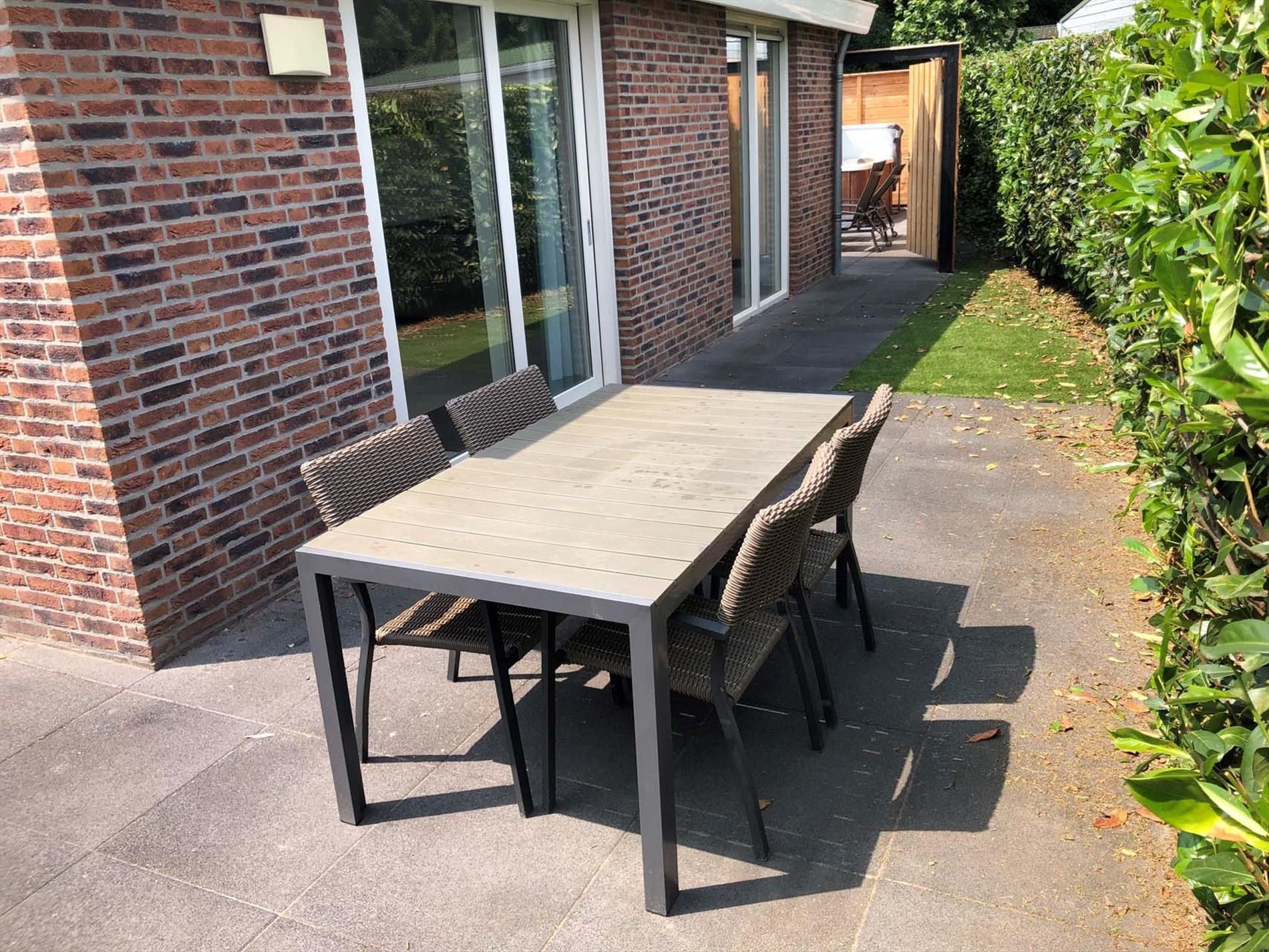 2-bedroom freehold villa in Arcen — photo 3 of 5