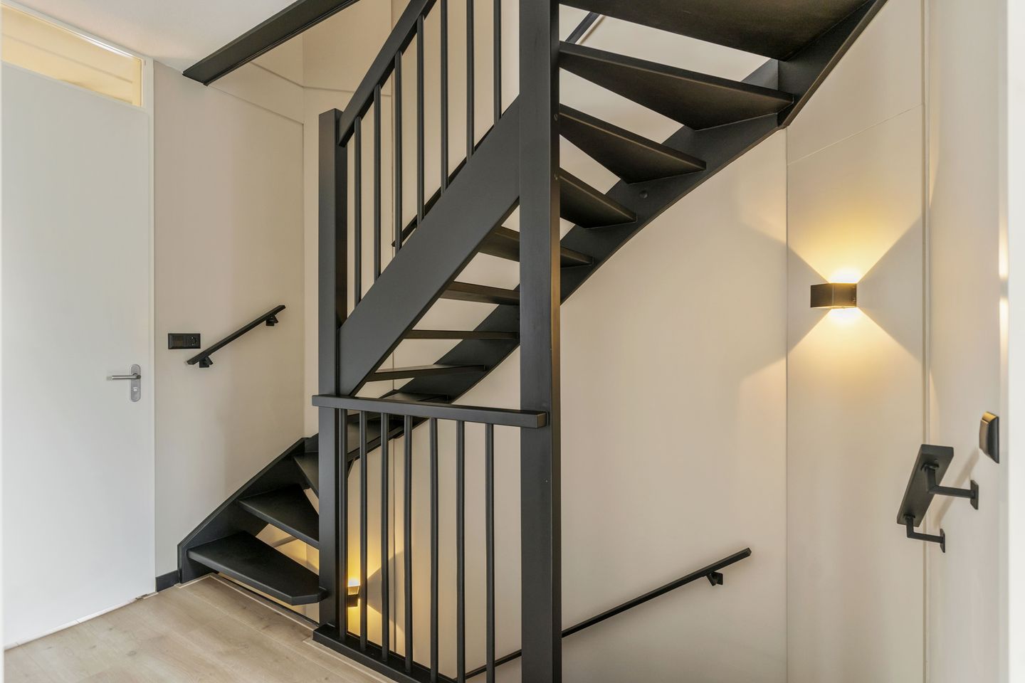 Foto 19 van Rijksstraatweg 102-P