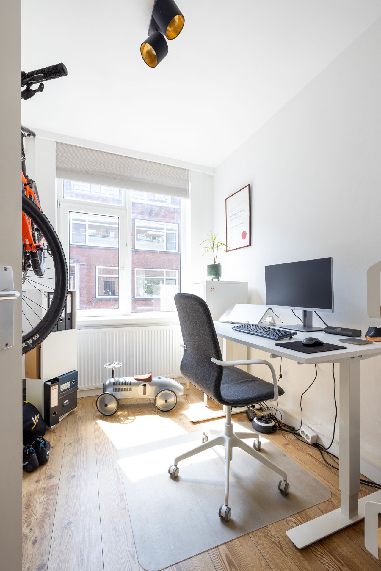 Foto 14 van Bisschopstraat 25-B