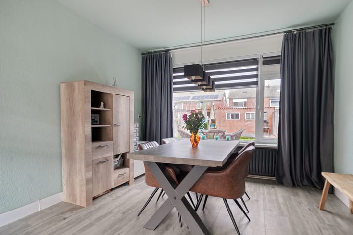 Photo 10 of President Rooseveltstraat 28